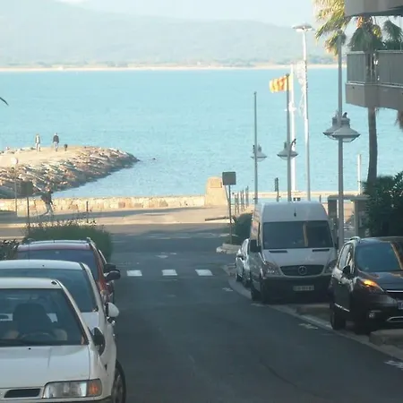 Paradis- 4 Pers, Neuf, Hyper Centre ! à 2 Mn- Climatisé Saint-Raphaël