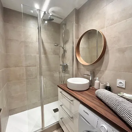 Paradis- 4 Pers, Neuf, Hyper Centre ! A 2 Mn- Climatise *